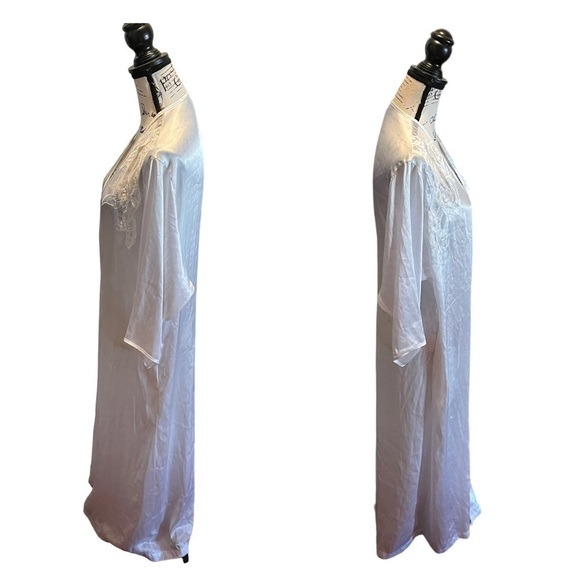 Josie Natori Vintage Satin Robe White Medium Lace pearls Intimate sleepwear - Picture 3 of 8